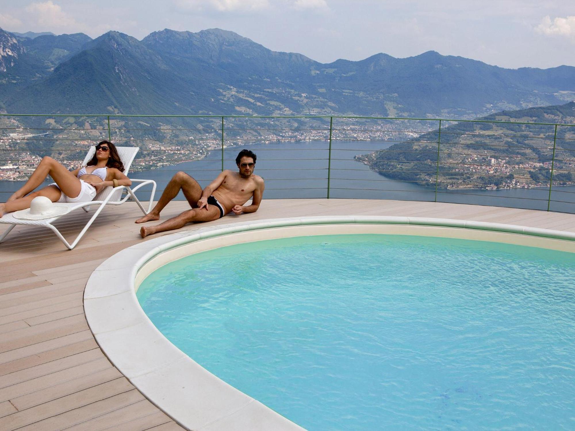 Mantegna - Garden With Lake View And Swimming Pool Parzanica Esterno foto